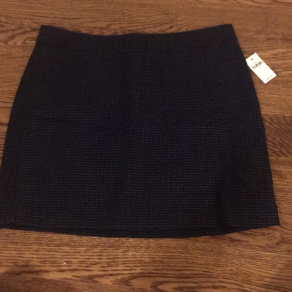 NWT - Gap Navy and Black mini skirt -Size 4
